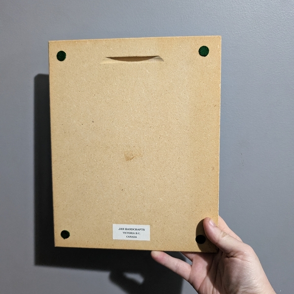 Jan Handcrafts Victoria BC Eagle wall plaque - Picture 9 of 10